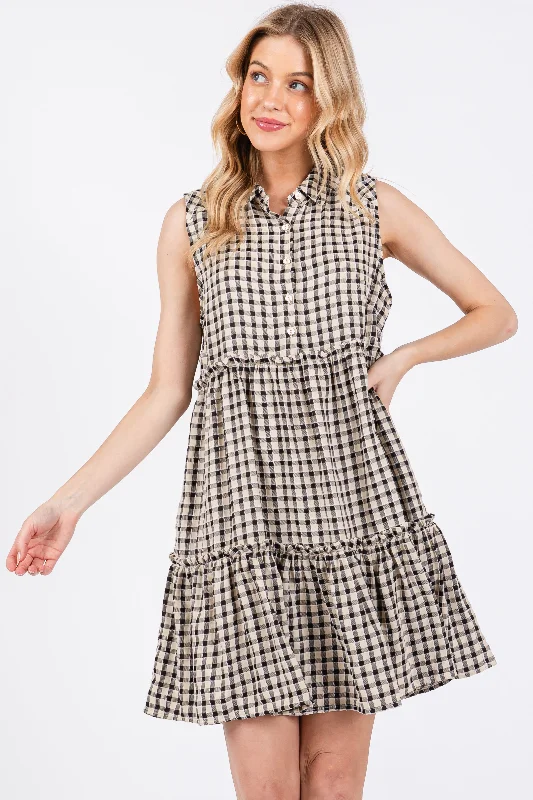 black-gingham-button-front-collared-maternity-dress