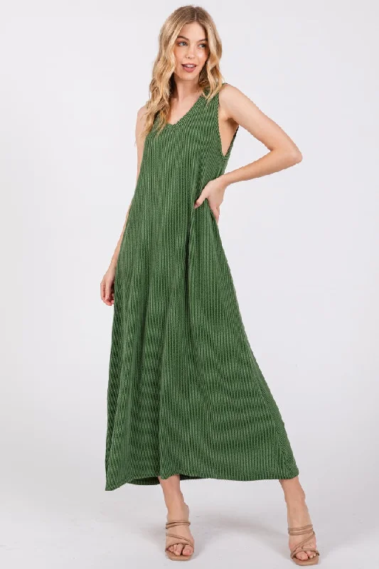 green-sleeveless-ribbed-maternity-maxi-dress