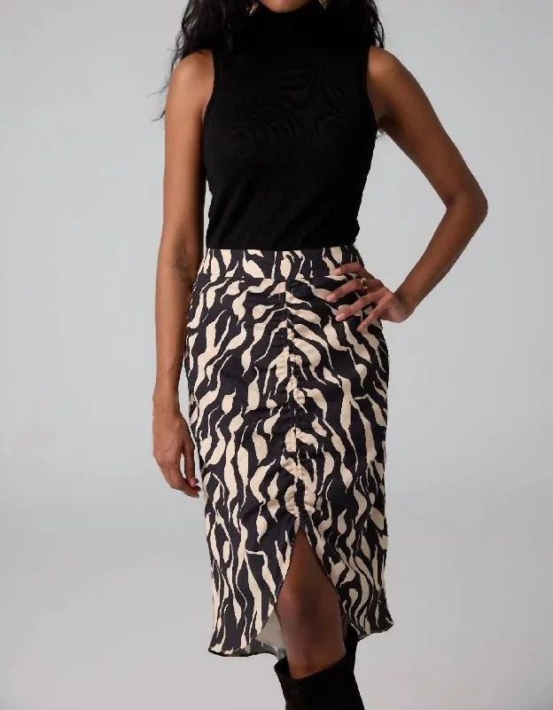 Iris Pleated Skirt In Black-Bone