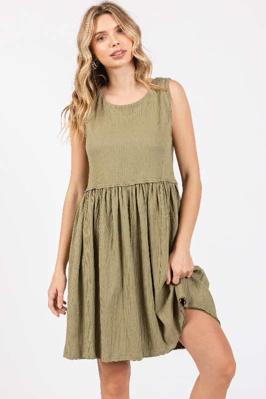 olive-sleeveless-textured-maternity-dress