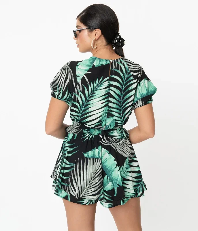 retro-style-green-black-palm-print-tropical-skort