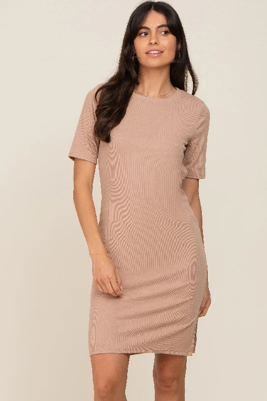 taupe-ribbed-basic-short-sleeve-maternity-dress